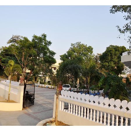 Hotel Eagle Nest ภารัตปูร์ ภายนอก รูปภาพ